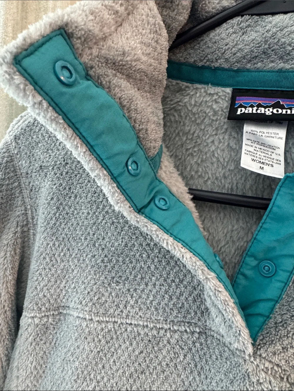 Patagonia Lady’s Light Gray Fleece Snap Pullover with Teal Trim Medium EUC - Picture 5 of 9